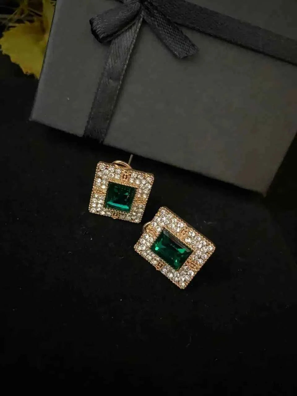 Modern Design Artificial Stones Studs E-2
