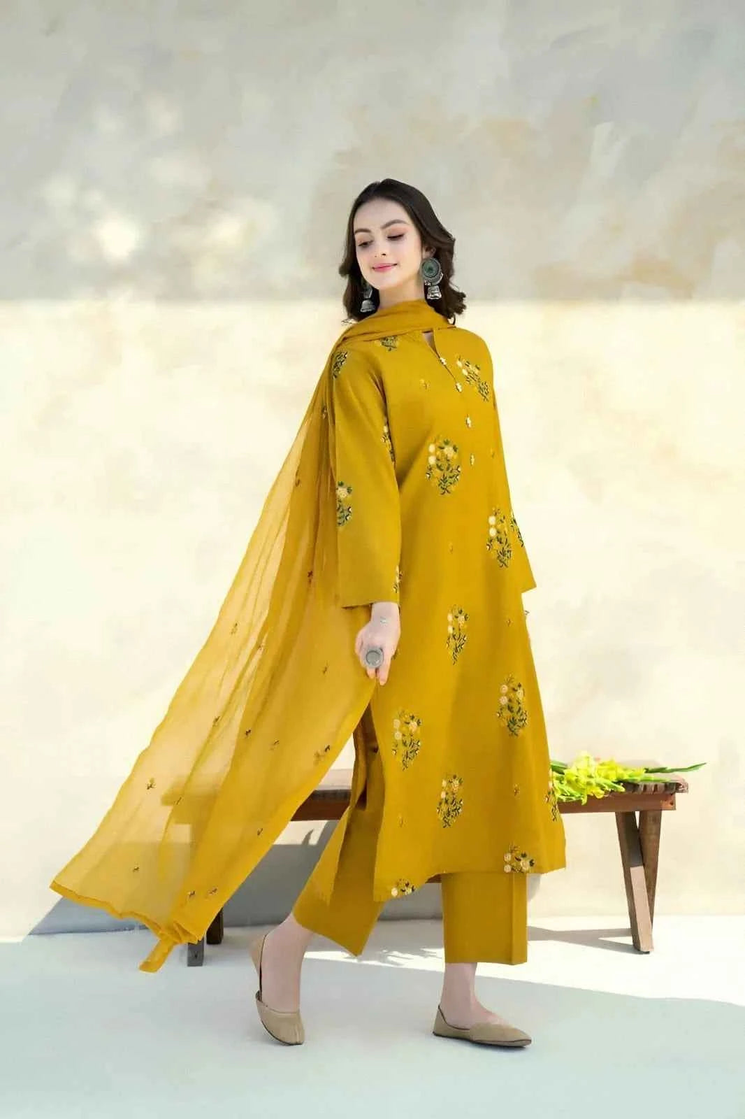 3 Pcs Women's Unstitched Embroidered Suit