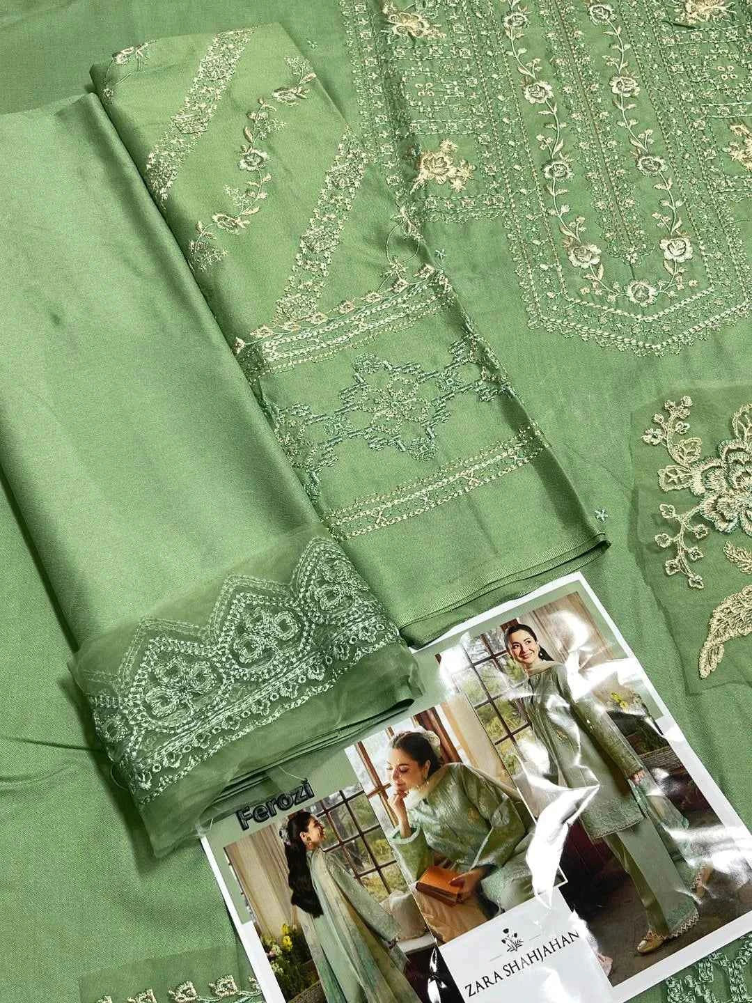 3 Pcs Women's Unstitched Embroidered Suit