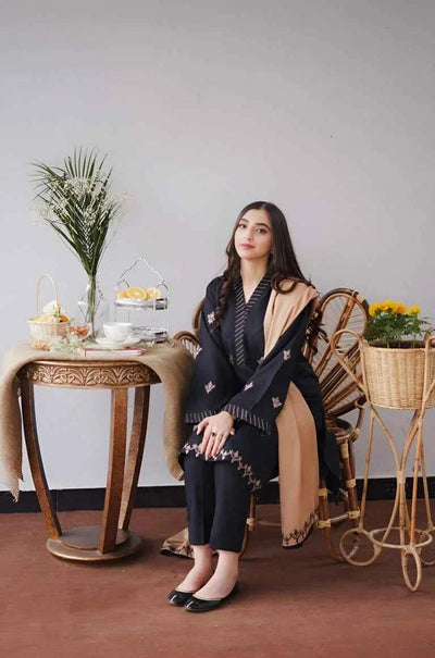 3 Pcs Women's Unstitched Embroidered Suit