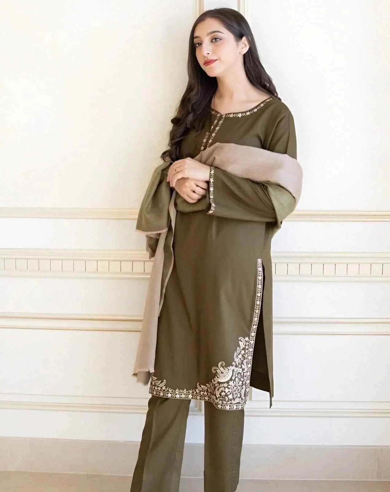3 Pcs Women's Unstitched Embroidered Suit